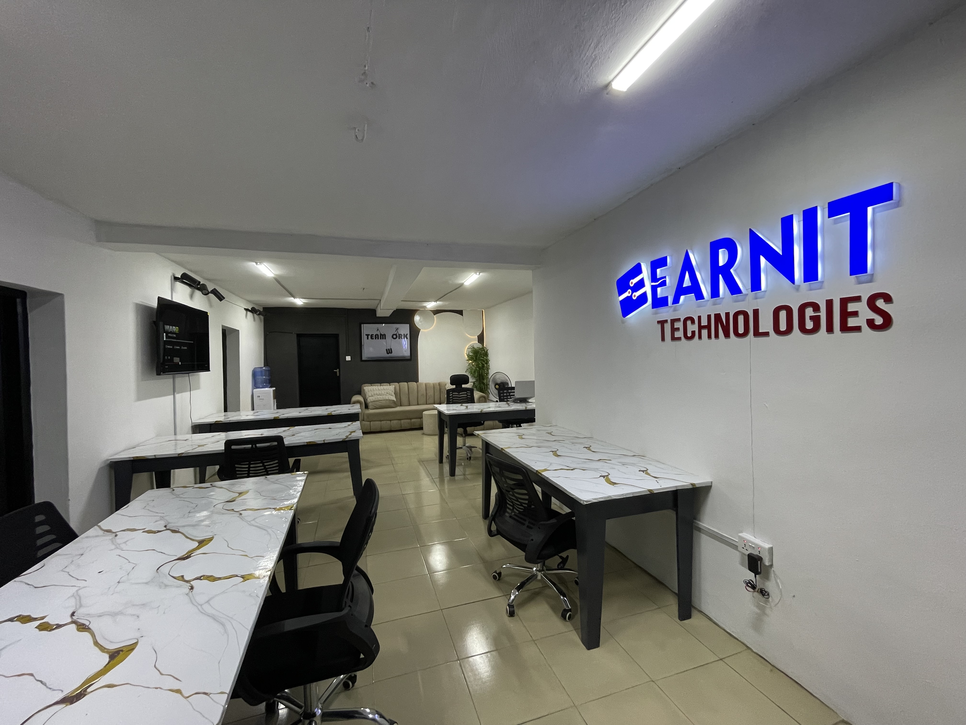 EarnIT coworking space
